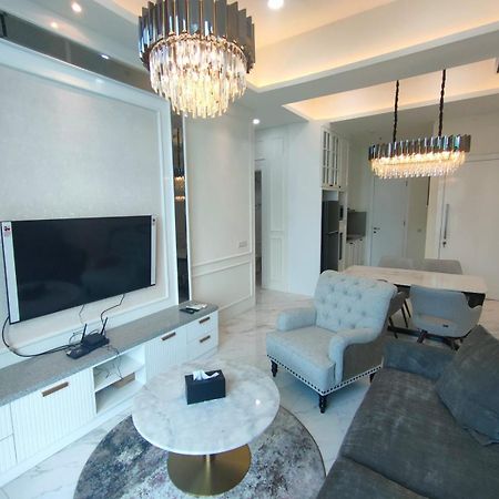 Super Penthouse Stmoritz Apartment, Lippomall Puri Indah Джакарта Екстер'єр фото