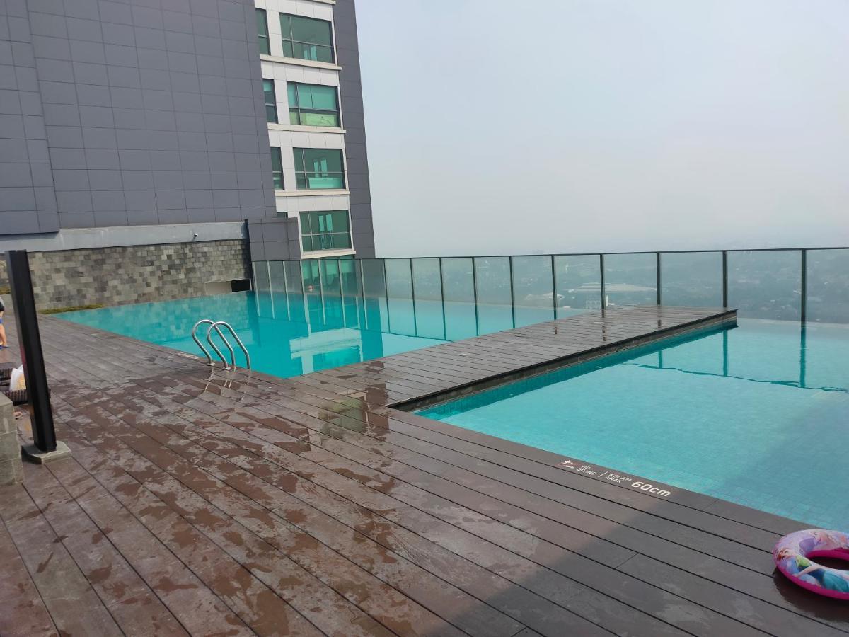Super Penthouse Stmoritz Apartment, Lippomall Puri Indah Джакарта Екстер'єр фото