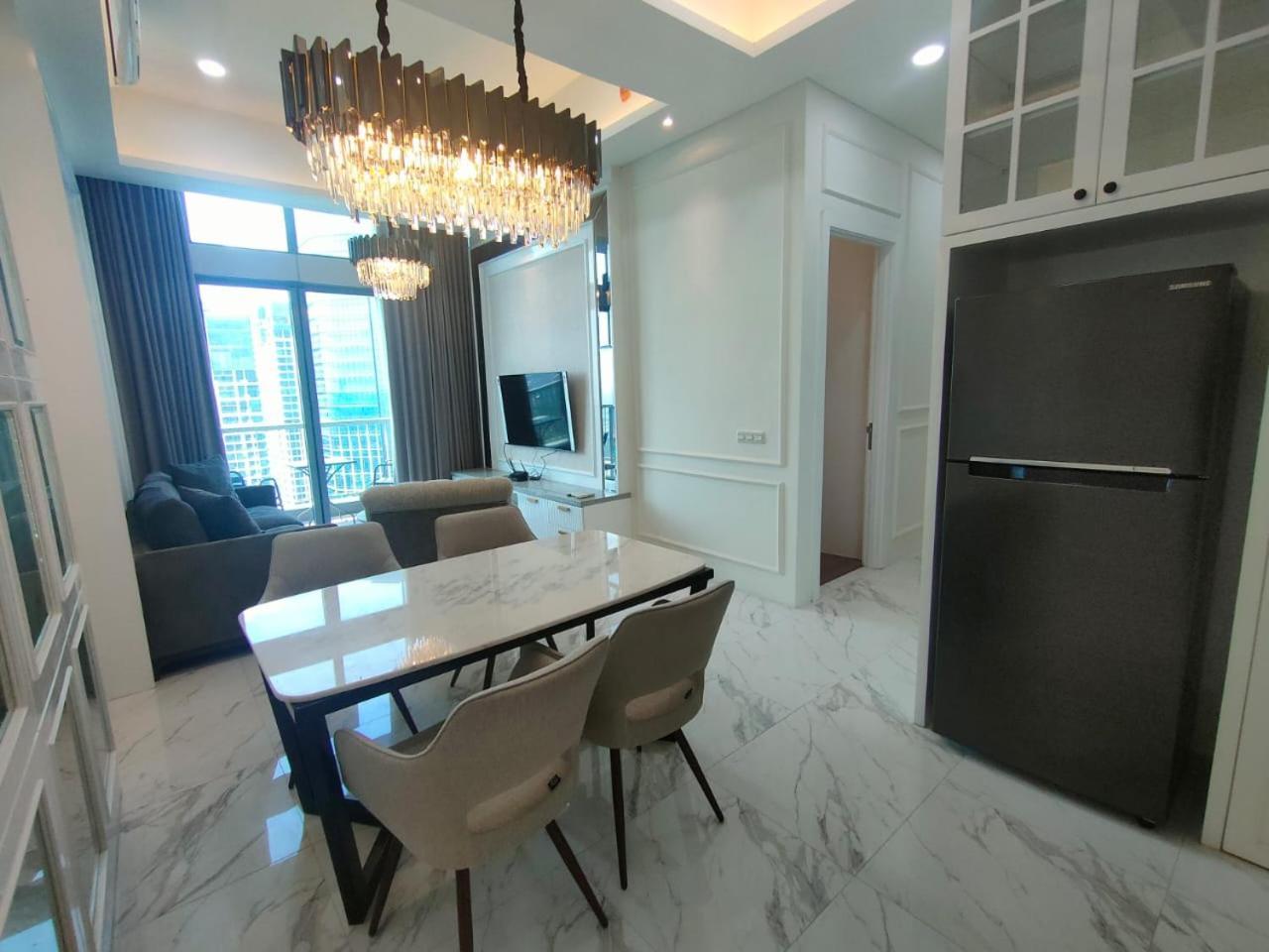 Super Penthouse Stmoritz Apartment, Lippomall Puri Indah Джакарта Екстер'єр фото